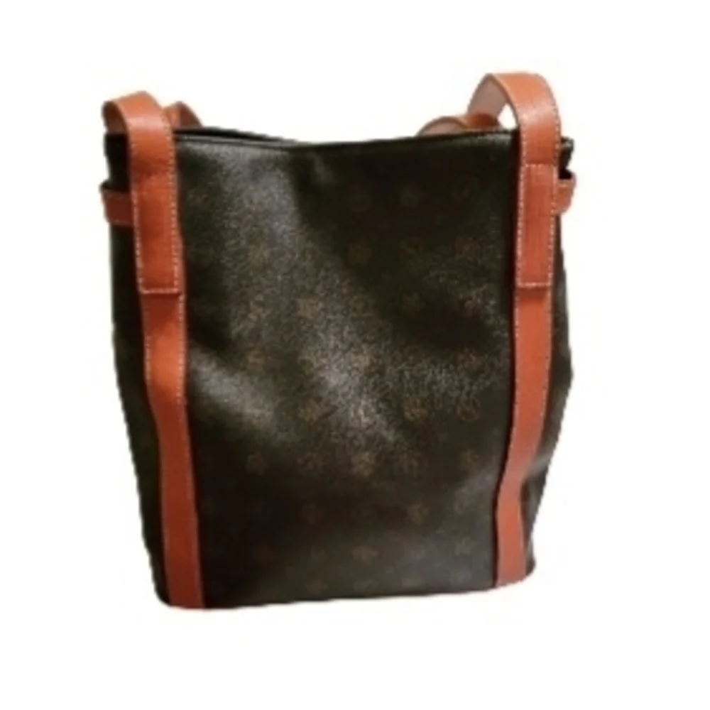 Monte Carlo Di Filanti Crossbody Bucket Bag. - Picture 4 of 11